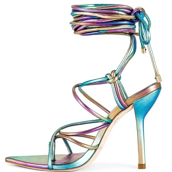 Comes with Original Box Iggy Heel in Multi
DUNDAS x REVOLVE, 7.5 - Picture 2 of 14